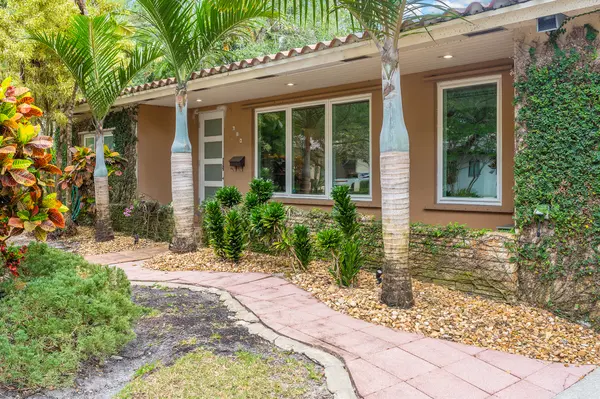614 San Servando Ave, Coral Gables, FL 33143-6325