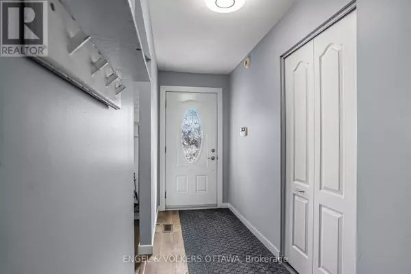 1427 ROSEBELLA AVENUE, Ottawa, ON K1T1E5