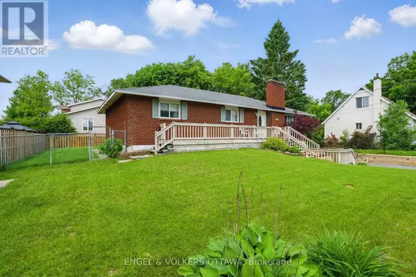 1427 ROSEBELLA AVENUE, Ottawa, ON K1T1E5