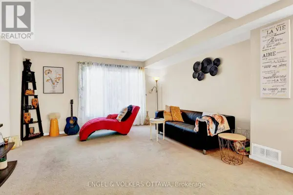 38 LAKEPOINTE DRIVE, Ottawa, ON K4A5E3
