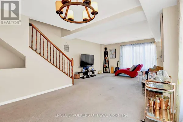 38 LAKEPOINTE DRIVE, Ottawa, ON K4A5E3