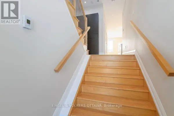 1288A KILBORN AVENUE, Ottawa, ON K1H6L3