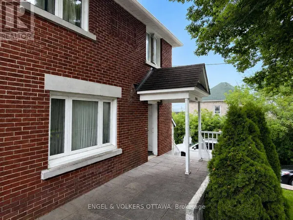 1216 RIDGEMONT AVENUE, Ottawa, ON K1V6E7