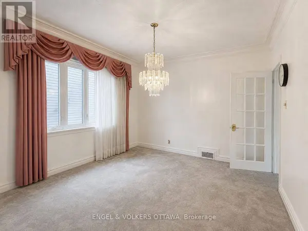 1216 RIDGEMONT AVENUE, Ottawa, ON K1V6E7