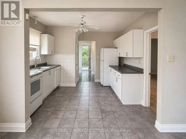 1216 RIDGEMONT AVENUE, Ottawa, ON K1V6E7