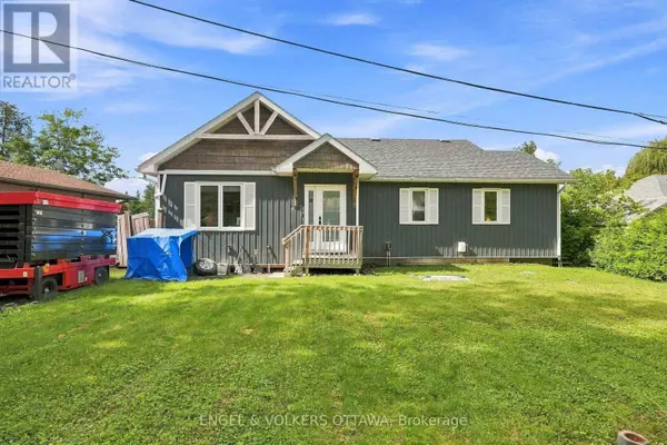 1760B RIVER ROAD, Ottawa, ON K4M1B4