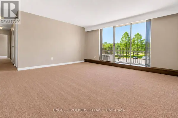 2400 Virginia DR #210, Ottawa, ON K1H8L3