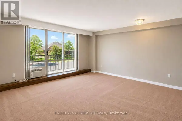 2400 Virginia DR #210, Ottawa, ON K1H8L3