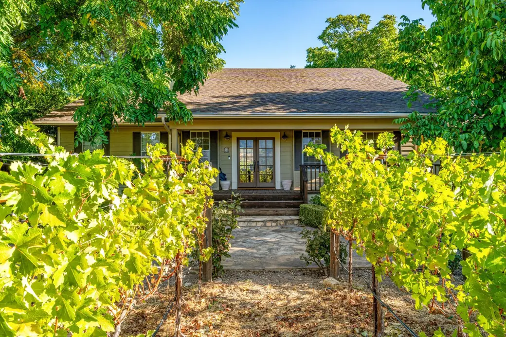 Enchanting Vineyard Living at 20 Rosedale Road, Calistoga