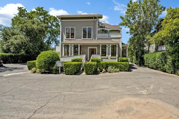 1127 Pope ST, St. Helena, CA 94574