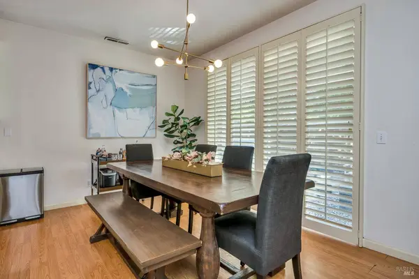 921 Chiles AVE, St. Helena, CA 94574