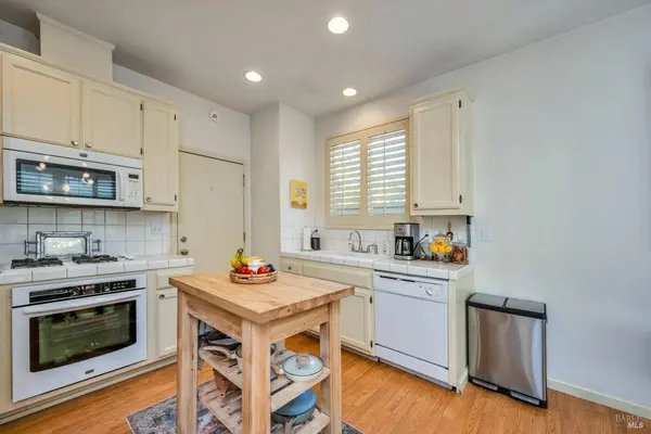 921 Chiles AVE, St. Helena, CA 94574