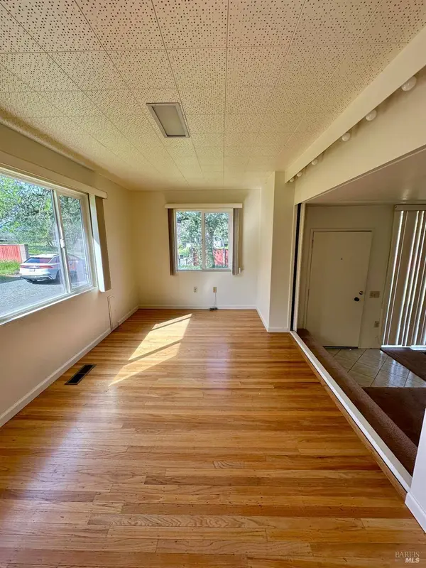 993 Champion LN, Deer Park, CA 94576