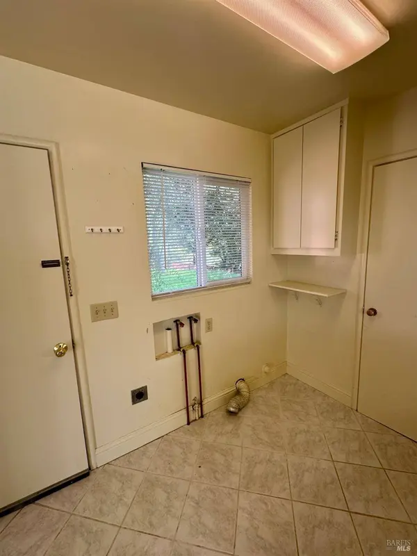 993 Champion LN, Deer Park, CA 94576