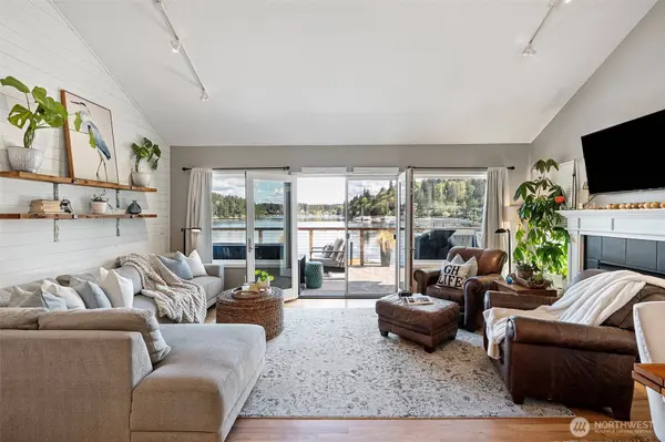 295 Shorewood CT, Fox Island, WA 98333