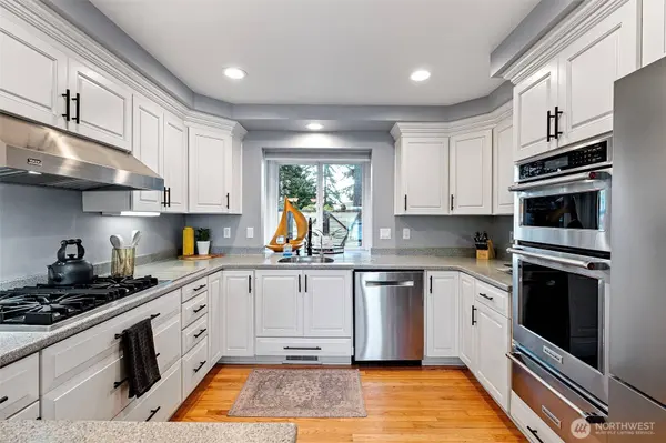 295 Shorewood CT, Fox Island, WA 98333