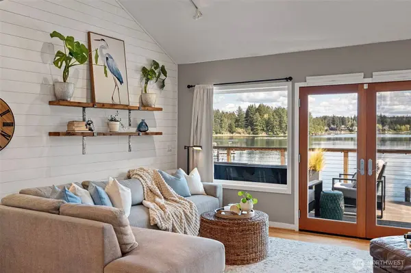 295 Shorewood CT, Fox Island, WA 98333