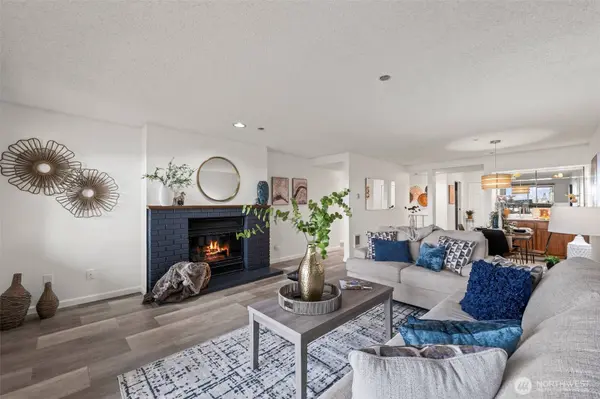 1902 S Bridgeport WAY W #205, University Place, WA 98466