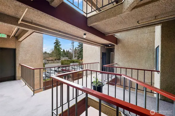 1902 S Bridgeport WAY W #205, University Place, WA 98466