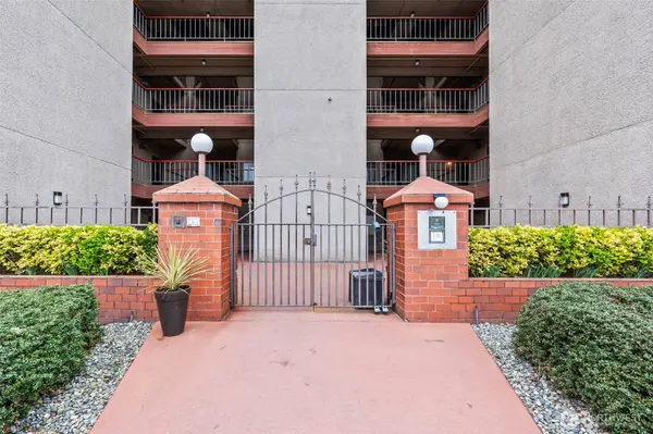 1902 S Bridgeport WAY W #205, University Place, WA 98466