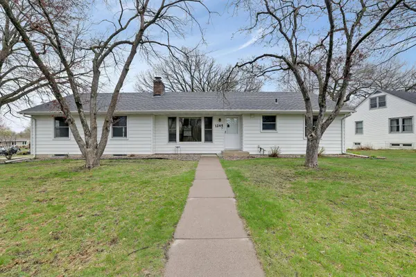 1245 Oakcrest AVE, Roseville, MN 55113