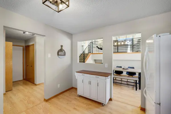 224 Hickory LN E, Shakopee, MN 55379