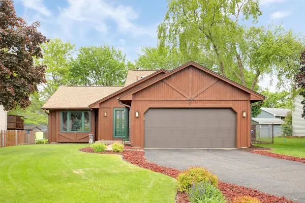 14629 Hillshire LN, Burnsville, MN 55306