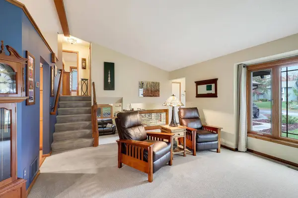 14629 Hillshire LN, Burnsville, MN 55306