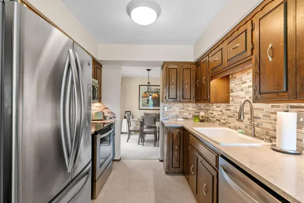 266 Cardinal CT, Chaska, MN 55318