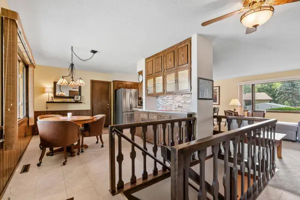266 Cardinal CT, Chaska, MN 55318
