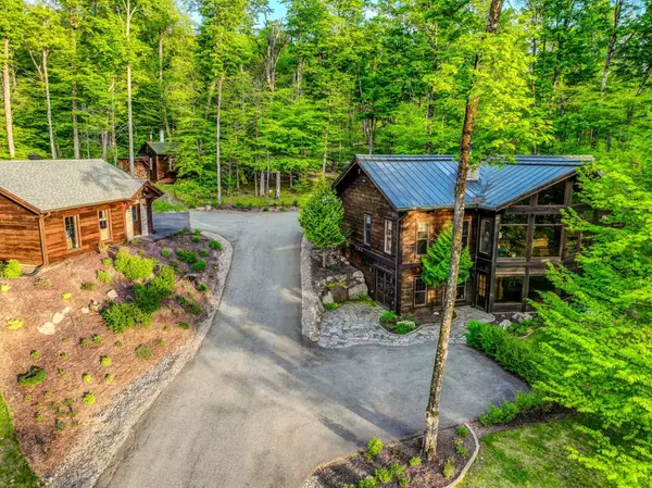 405 Allée Paisible, Mont-tremblant, QC J8E0E9