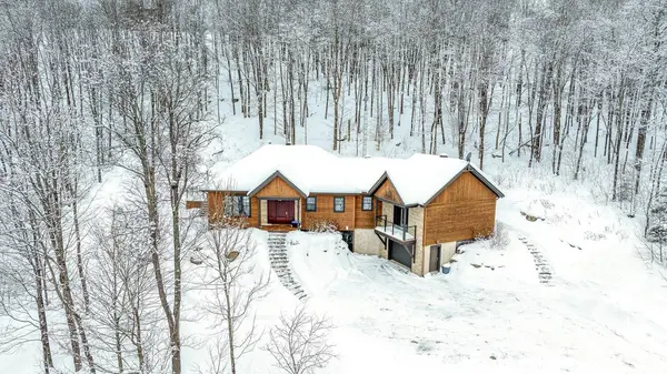 121 Allée du 2e, Saint-faustin/lac-carré, QC J0T2G0