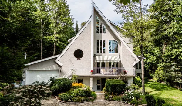 3440 -3440A Rue La Corriveau, Sainte-adèle, QC J8B3G2
