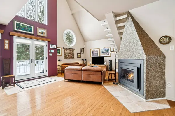3440 -3440A Rue La Corriveau, Sainte-adèle, QC J8B3G2