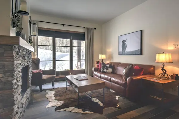 1510 Ch. du Versant-Soleil #1, Mont-tremblant, QC J8E0A8