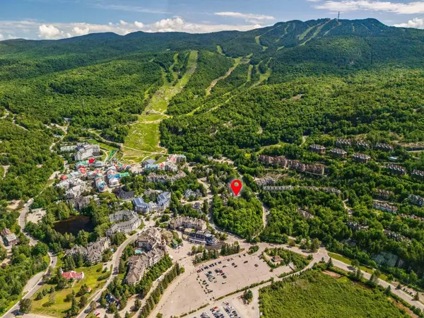 125 Ch. au Pied-de-la-Montagne #2164, Mont-tremblant, QC J8E3M2
