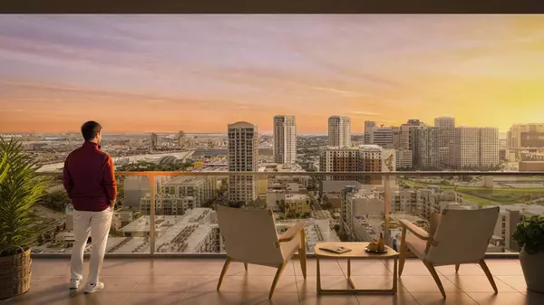 1121 E Twiggs St, Tampa, FL 33602-3133