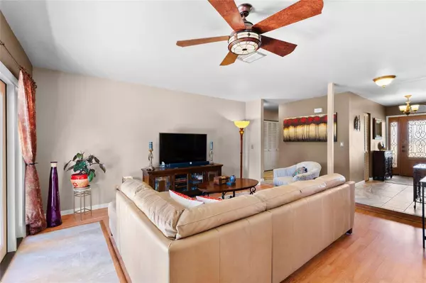 8315 W ELM ST, Tampa, FL 33615
