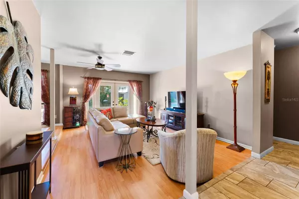 8315 W ELM ST, Tampa, FL 33615