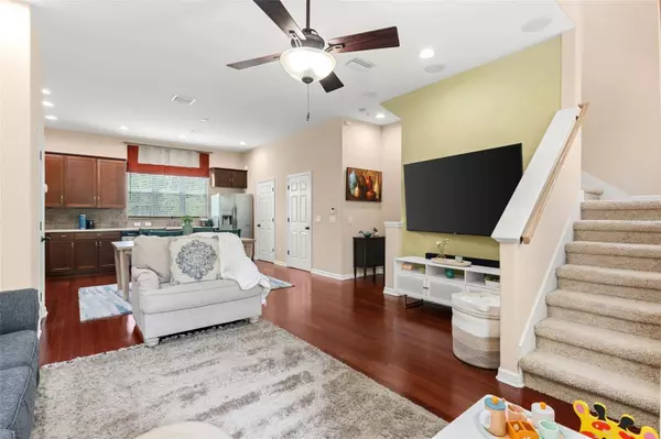 918 SOMBRA STREET, Tampa, FL 33619