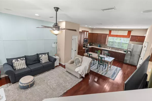 918 SOMBRA STREET, Tampa, FL 33619