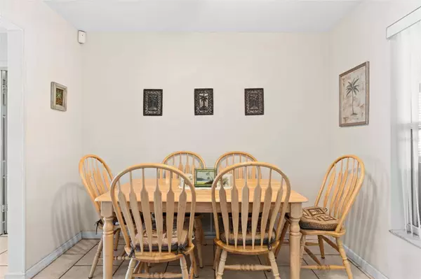 7276 21ST STREET N, St Petersburg, FL 33702