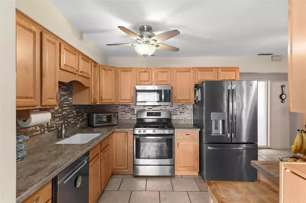 7276 21ST STREET N, St Petersburg, FL 33702