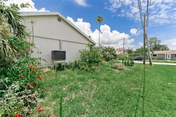1580 ARIZONA AVE NE, St Petersburg, FL 33703