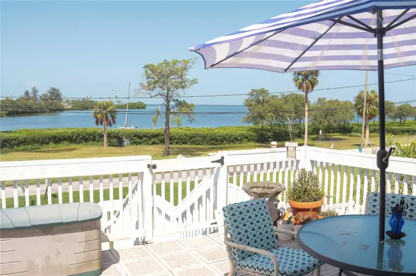 108 SHORE DR, Tarpon Springs, FL 34689