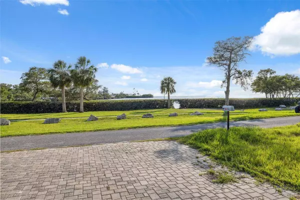 108 SHORE DR, Tarpon Springs, FL 34689