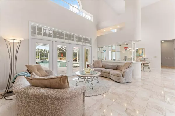 18312 TURNING POINT DR, Lutz, FL 33549