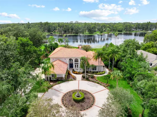 18312 TURNING POINT DR, Lutz, FL 33549