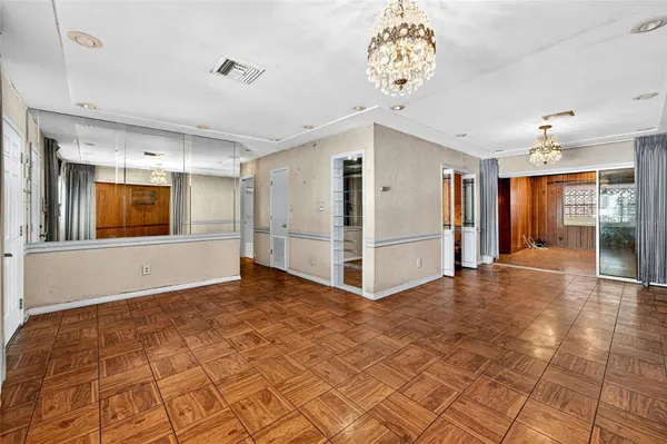 2421 STUART ST, Tampa, FL 33605