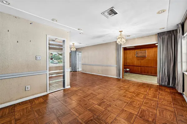 2421 STUART ST, Tampa, FL 33605